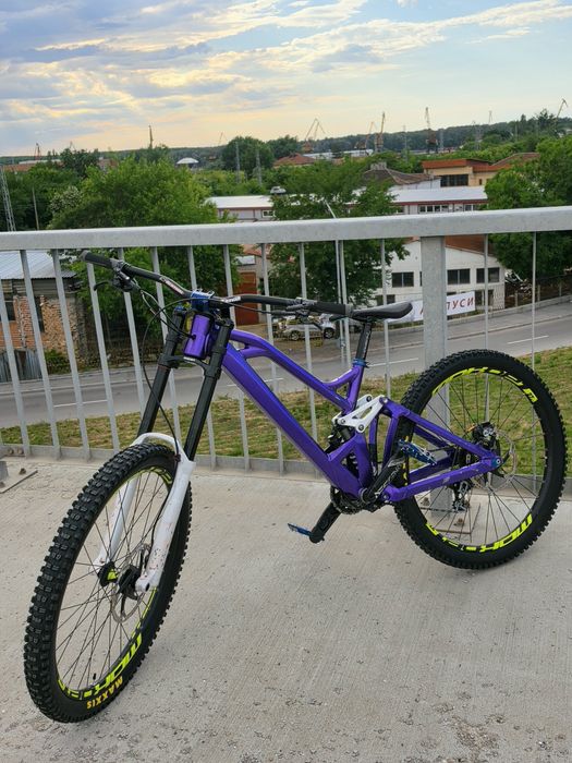 Mondraker dh колело