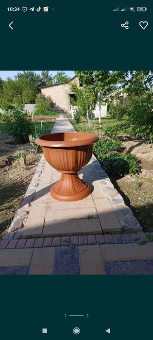 Продаются вазоны для цветов