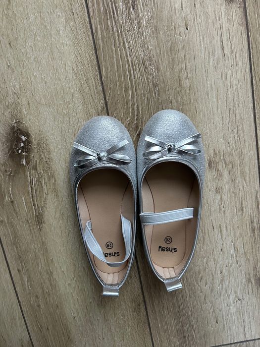 Papuci eleganți, pentru fetite, mărimea 28