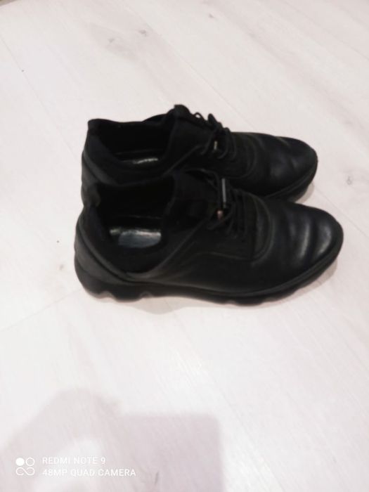 Кроссовки кожаные 33-34 р. 3000
