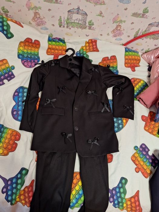 Продам костюм на девочку