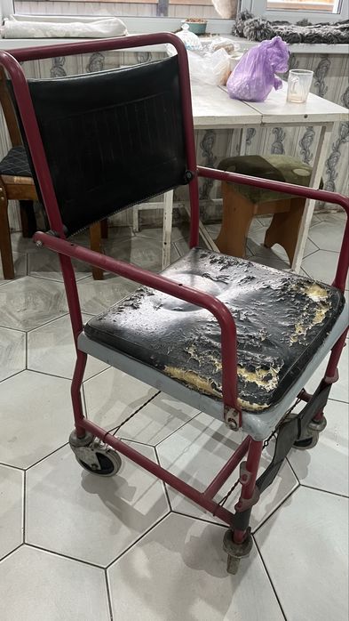 Продам инвалидное кресло