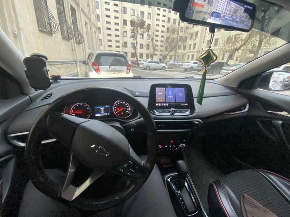 tracker 2 redline sotiladi