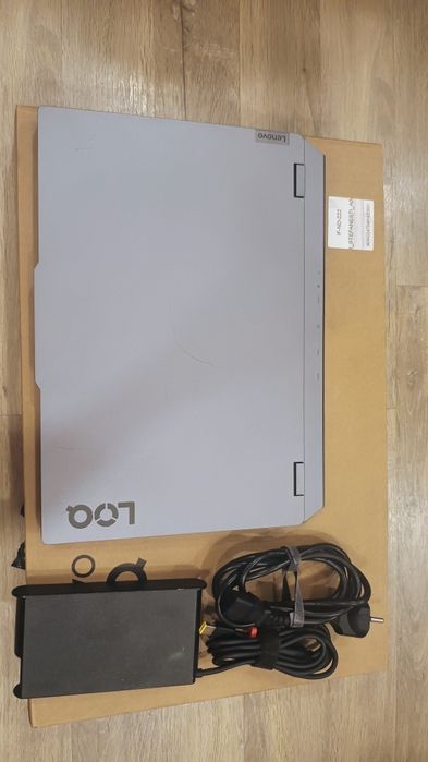 Laptop Lenovo LOQ 15IRX9