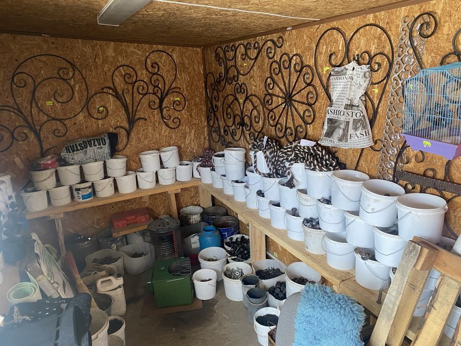 Болты гайки и прочее