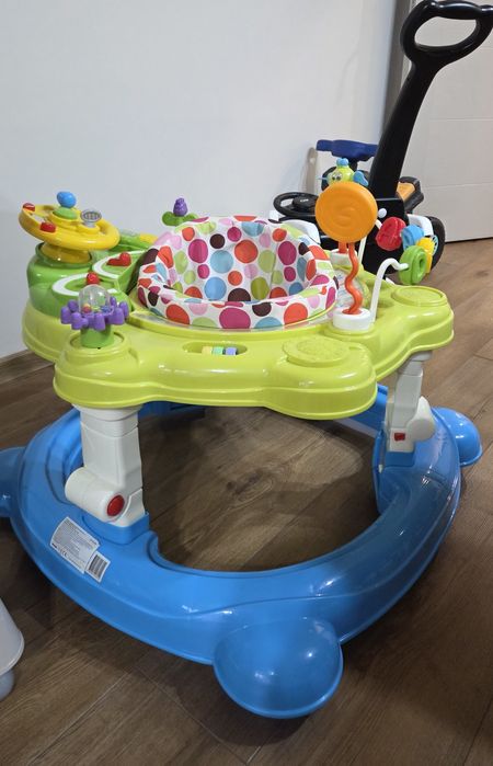 Проходилка и бънджи за бебе