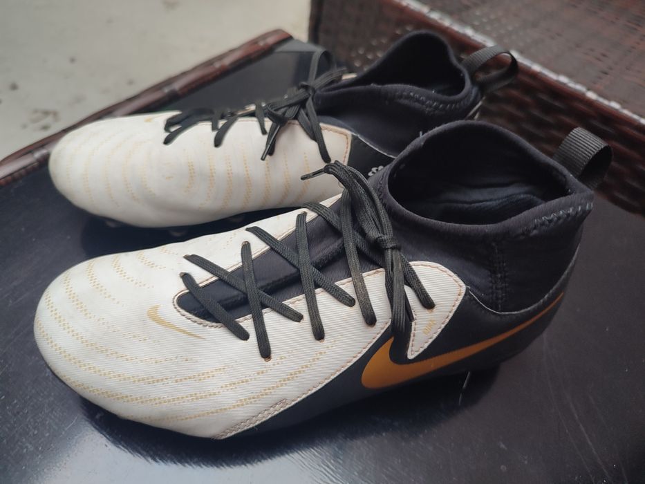 Бутонки Nike Phantom