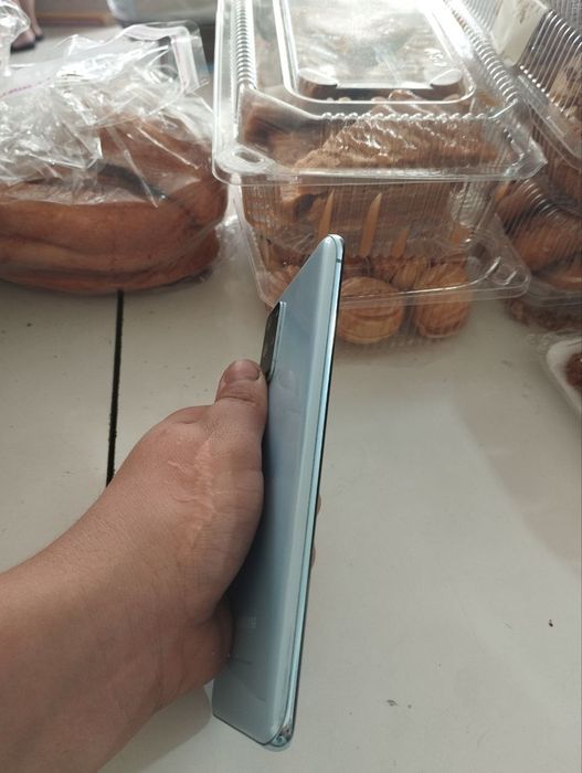 S20+ sotiladi bugun oganga tushib beraman