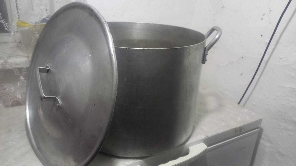 Продам кастрюлю алюминий 50л