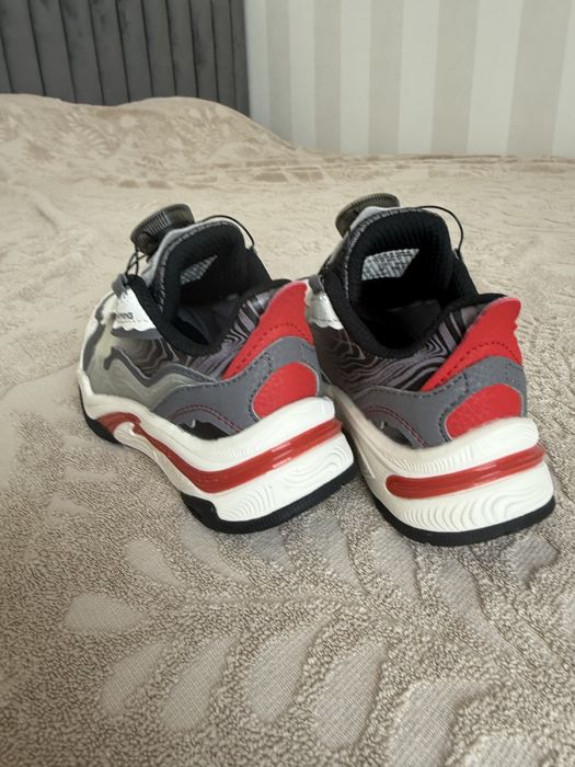 Кроссовки детские 25 размер Li-ning