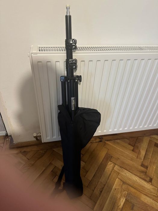 Trepiede Foto NOI- nefolosite