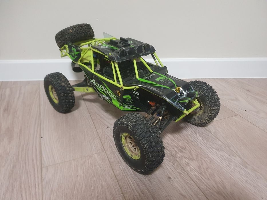 Wltoys 10428 1:10 brushless RC джип с дистанционно