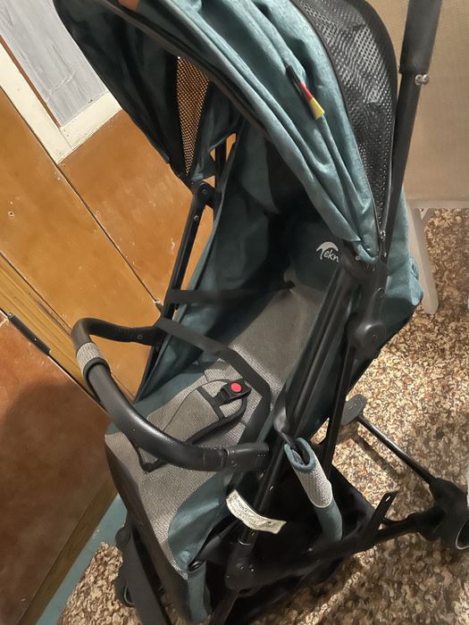 Продается коляска легкая