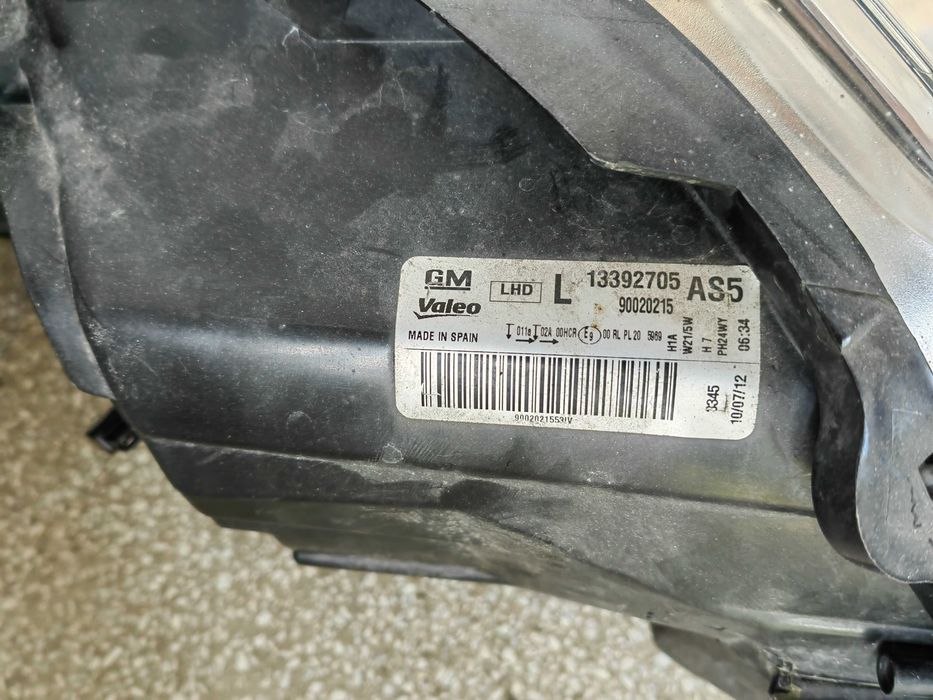 Фар Opel Corsa D ляв / Фар Опел Корса Д Оригинален