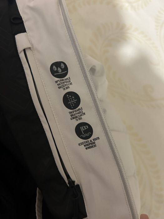 Продавам дамско яке CMP