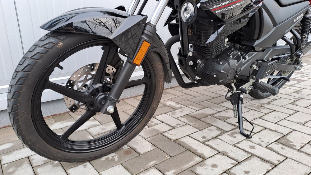 MotoFly Ploiesti vinde Yamaha Ys125 categ A1