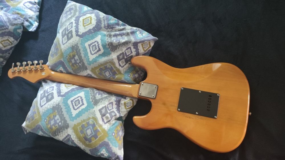 Dimavery стратокастер