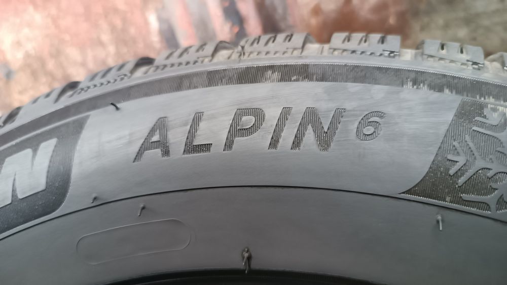 205/60/16 Michelin