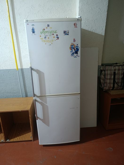 Продам холодильник