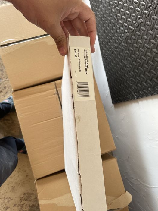 Конзола тоалетна чиния и капак с плаващо затваряне