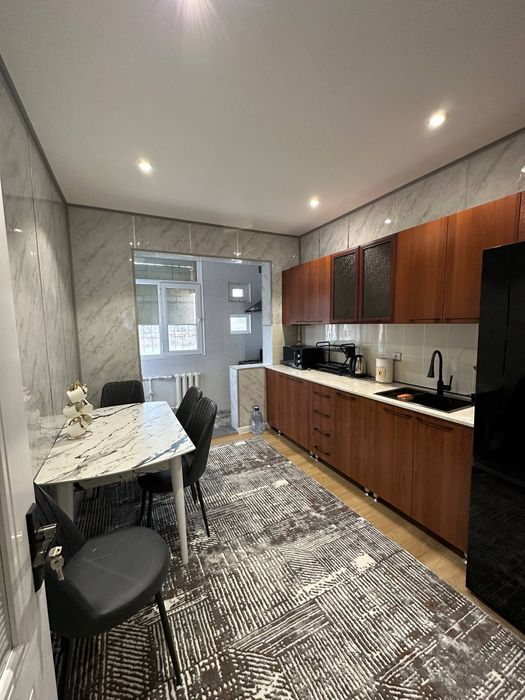 Сдаю! НОВАЯ 4-ком кв около метро  Миллий бог