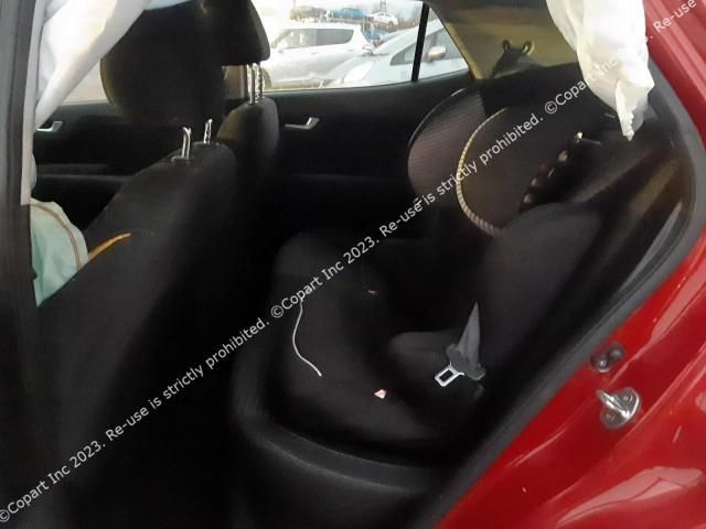 Dezmembrez Kia Stonic 1