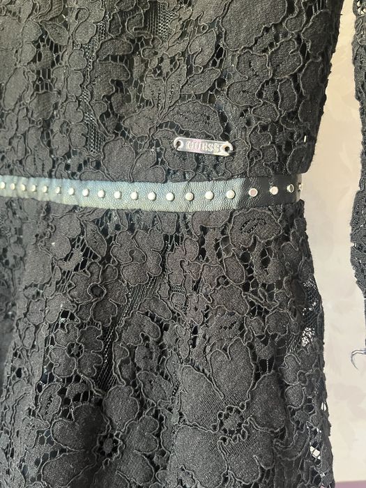 Черна дантелена рокля Guess