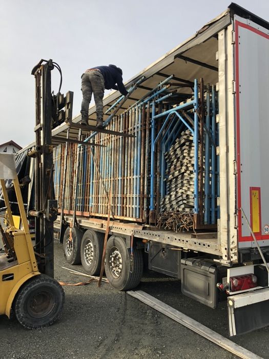 Schela metalica albasta, Messersi