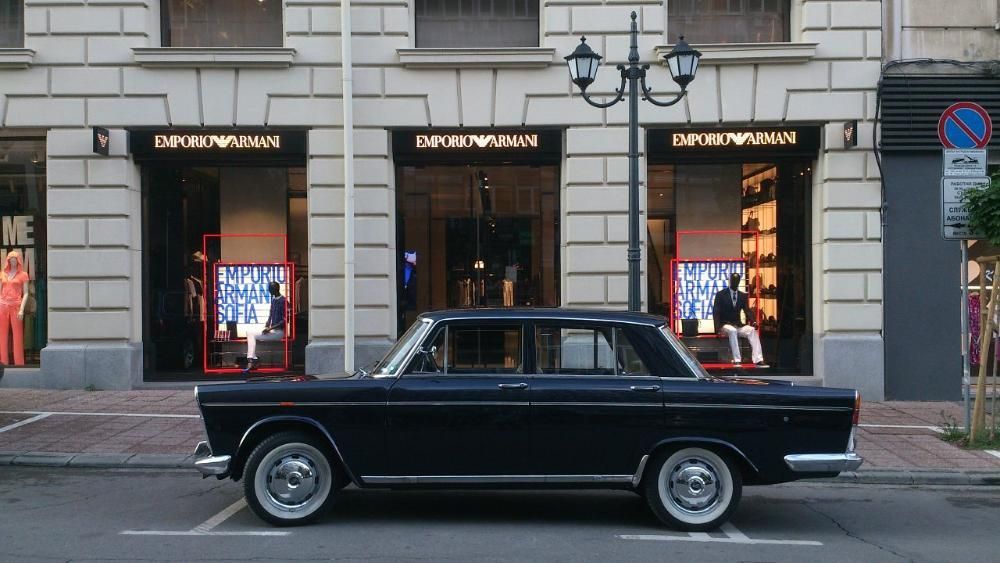 Ретро автомобил под наем