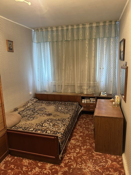 Продам спальный гарнитур