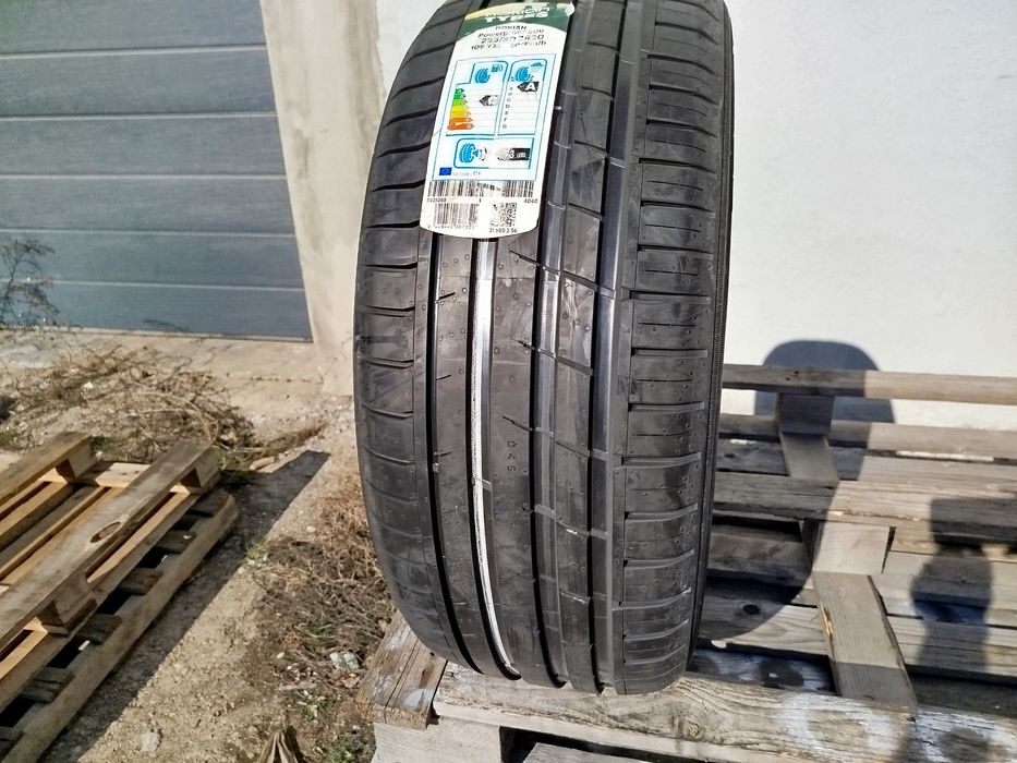 255/50/20 Нокиан ДОТ 2020 г - Чисто Нова - САМО 1 брой