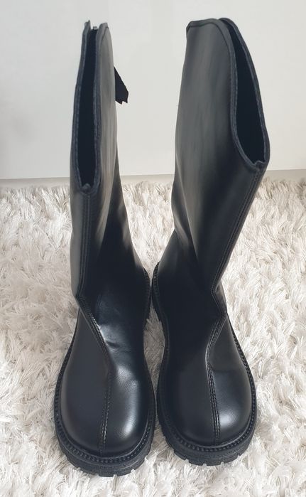 De Vanzare adidasi si cizme