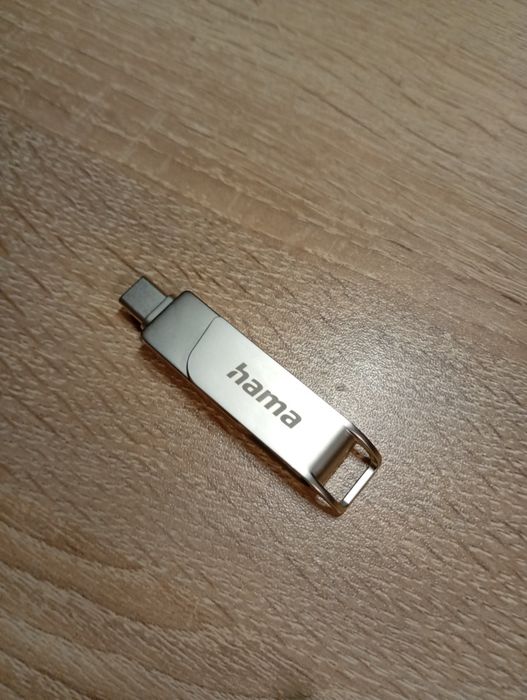 Stick USB Hama .