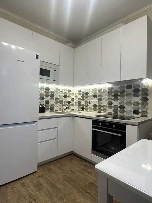 Дава се под наем Двустаен апартамент в София, Център - 55 кв.м за 382.5 € - Снимка #2