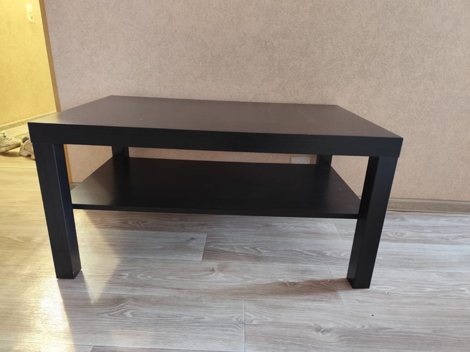 стол гостинный.