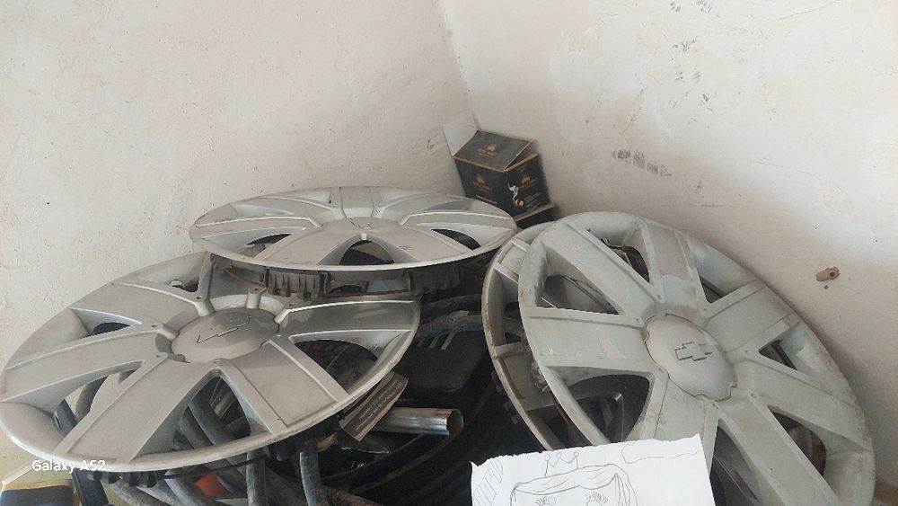 Kalpaklar sotiladi har xilida bor kop