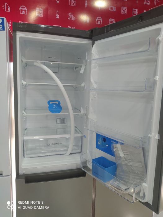 Yangi Indesit xolodilnik