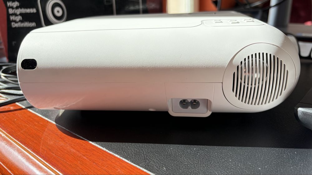 Videoproiector ZENKABEAT ZK8320 Ultra Full HD – Android, WiFi, Bluetooth
