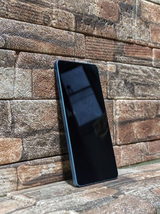 Продам PocoF5 срочно