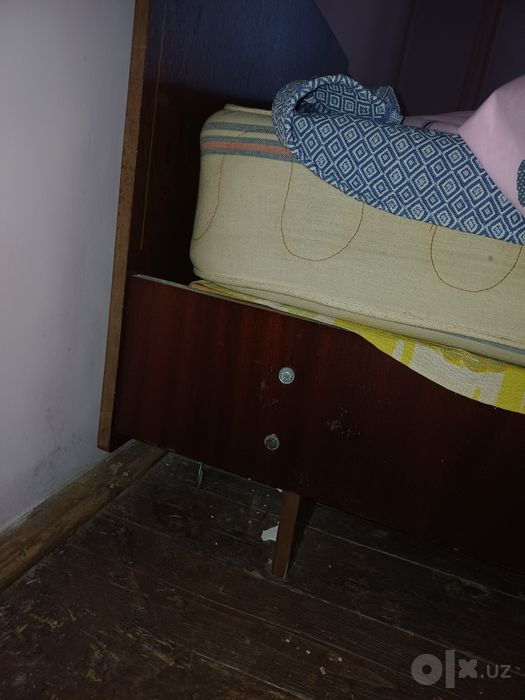 Продам б/у мебель, кровати, холодильник ОРСК