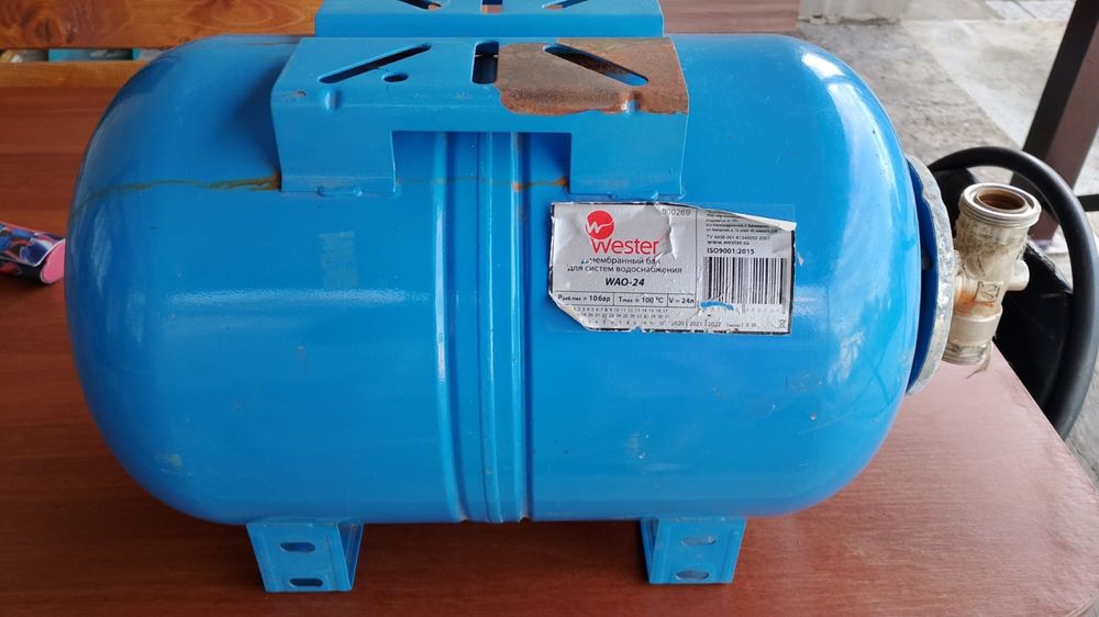 Мембранный бак продам