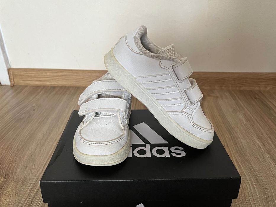 Детски обувки Adidas 25 номер