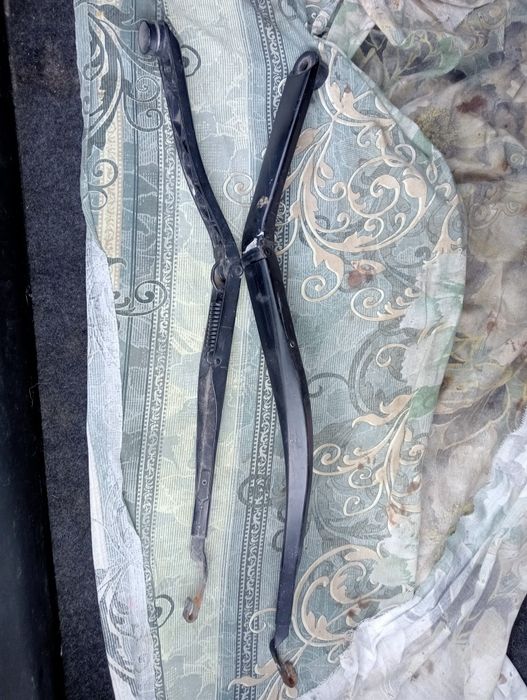 дворник на Камри 40