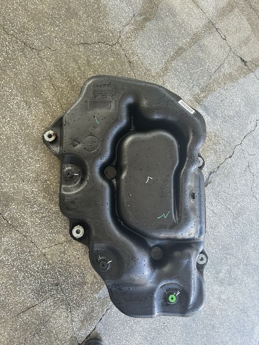 Toyota C-HR 2.0 БЕНЗИН Хибрид Petrol Hybrid Резервоар 19-23г