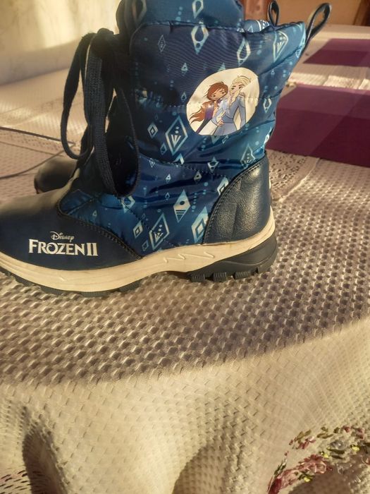 Продам детскую обувь