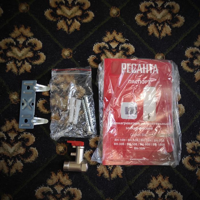 Продам водонагреватель BH-10H PECAHTA