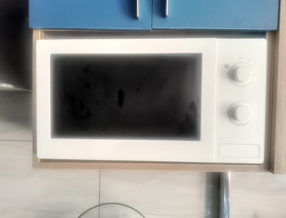 Продаются три микроволновки одна Деу  и два Самсунга