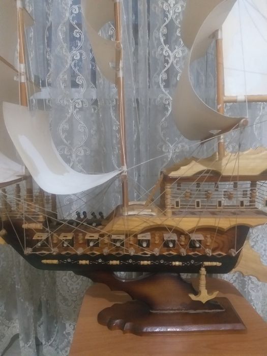 ПРОДАМ макет Корабля.