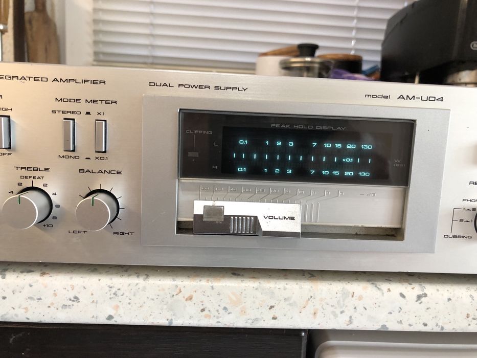 Akai AM-U04 стерео