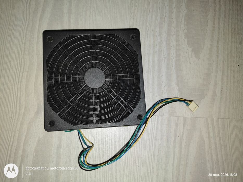 Ventilator PC Delta Electronics 4pin cu filtru inclus